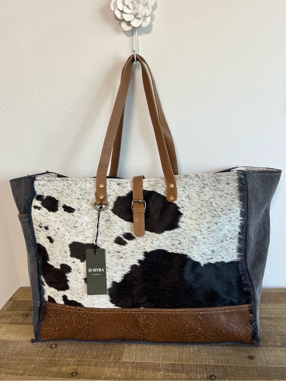 New Myra Western Cowhide Weekender Bag Leather Duffel Travel Carry-On Boho - Picture 4 of 11